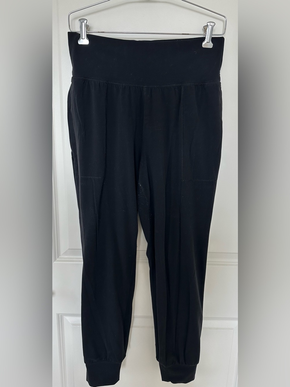 Athleta Black Salutation Jogger